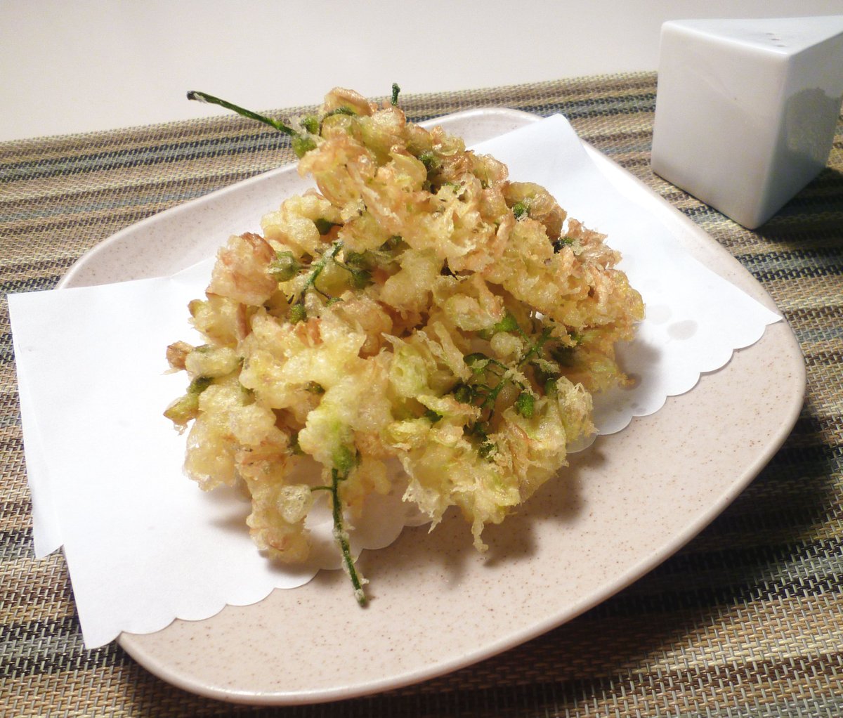 アカシアの花の天ぷら