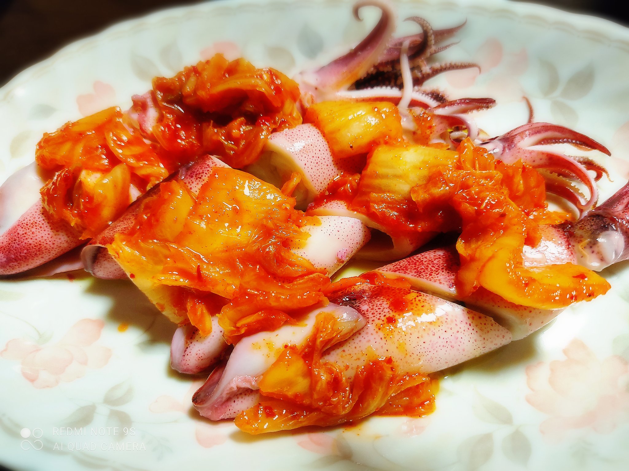 Donc Nowar 今日のあて ボイルヤリイカ に オリーブオイル をかけ キムチ を乗せた 酒は オレンジエードサワー T Co Twjovul0pe Twitter