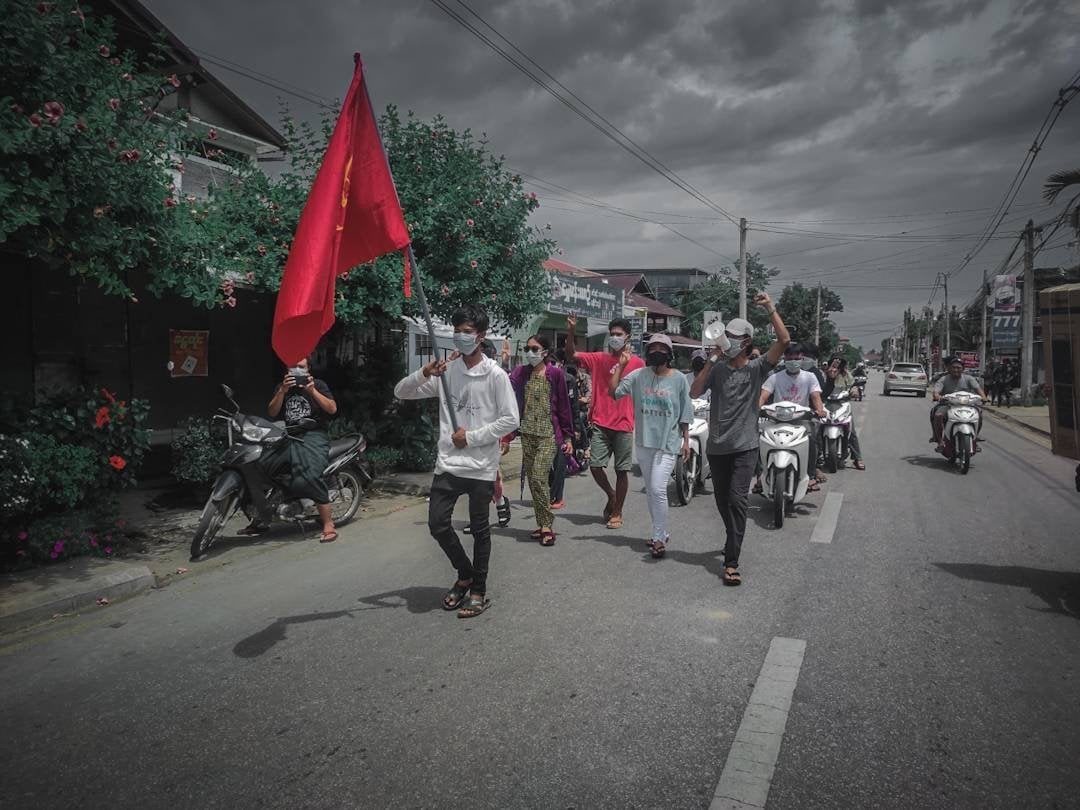 Myanmar_Now_Eng's tweet photo. Protesters marched in Dawei, Tanintharyi, this afternoon (May 19), continuing their daily rallies against Myanmar’s military junta which seized power in a coup on Feb 1.

Photo: CJ

#WhatsHappeningInMyanmar https://t.co/masEURlurP