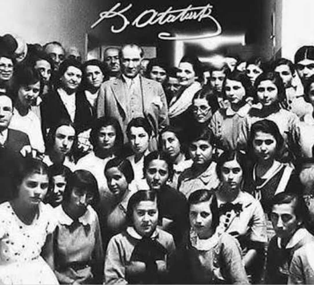 "Bütün ümidim gençliktir"
Mustafa Kemal Atatürk 
#19Mayis1919 
#19MayısGenclikveSporBayramı 
#19MayisAtaturkuAnmaGenclikVeSporBayrami