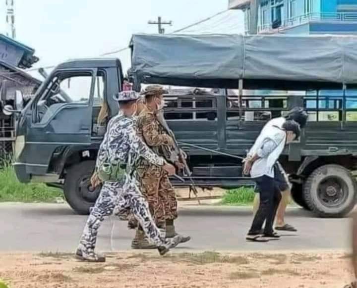 ban_lahpai's tweet photo. That's how to attack to civil people by Military Coups in Myanmar
#WeWantDemocracy
#wewantjustice https://t.co/eaPRTMbzVL