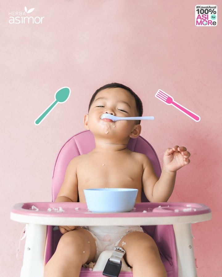 OMAIOfficial's tweet photo. {thread}

Masuk usia 6 bulan, artinya bayi Mamsi udah mulai konsumsi makanan pendamping ASI alias MPASI nih. Yeaaayy! Seneng deh dengernya.. 💃🏻

#PejuangkASIh #ASIekslusif #ASIlancar #ASIberkualitas #HerbaASIMOR #ASIMOR #asibooster #asiboosterherbal #tipsmenyusui https://t.co/mr1XlRjuxj