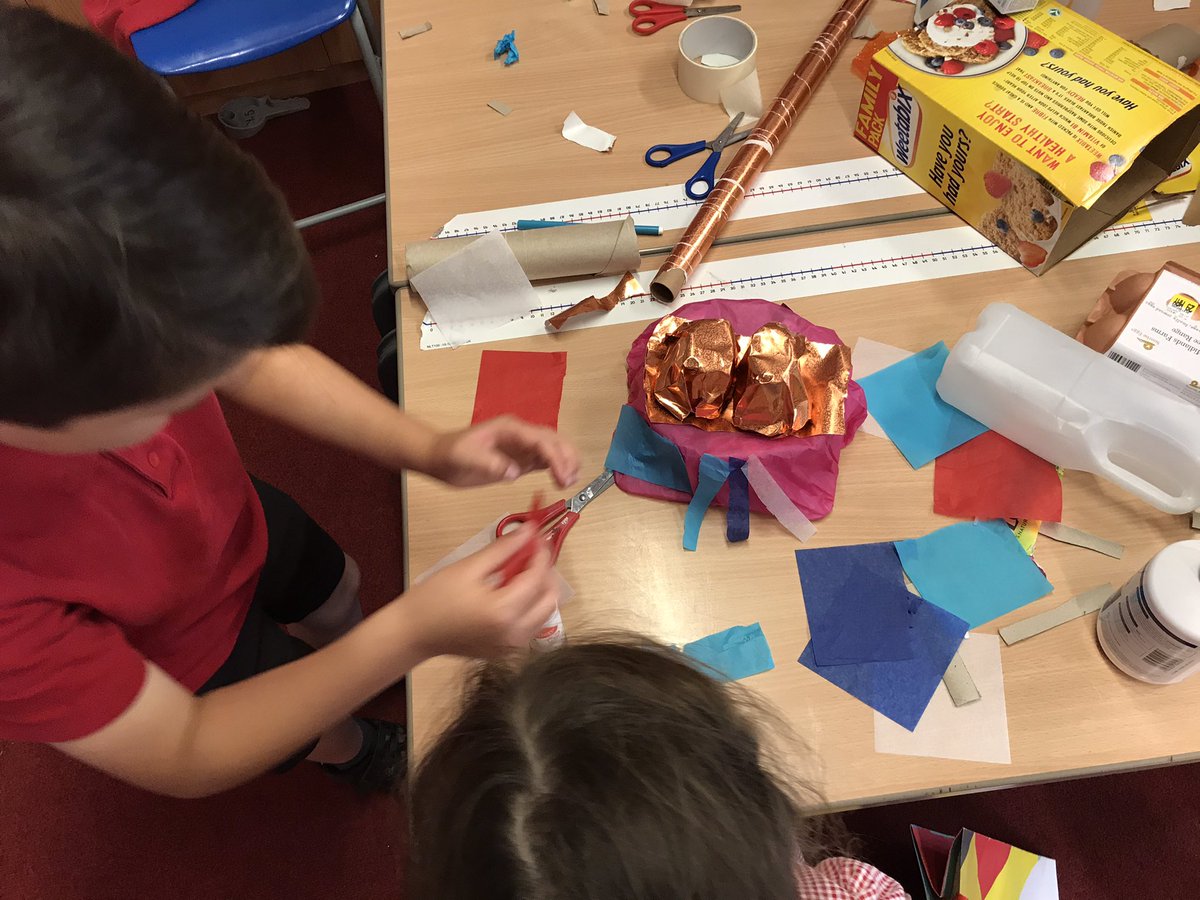 WhetstoneYear2's tweet photo. Year 2 are being creative this morning - they are using lots of different equipment to make spaceships. We can’t wait to show you the finished models! https://t.co/RKiMXAudc9