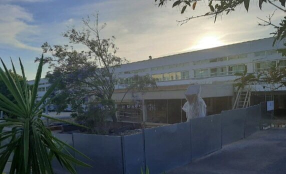 Lycee_Descartes's tweet photo. [👉#DescartesEnDirect] Merci et bravo à Mme de LA GIRONIERE CPE pour ce regard artistique et cette belle lumière sur nos travaux qui avancent #avenir @aefeinfo https://t.co/k2Sew9PsDL