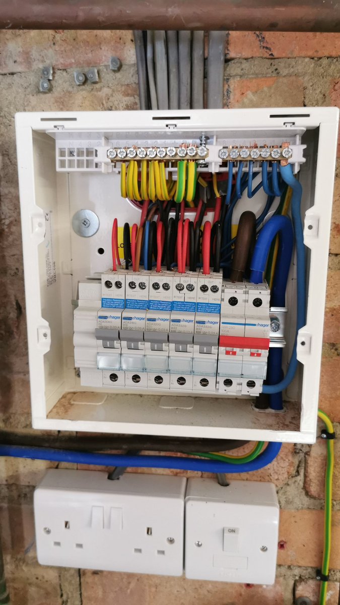pdaveyelec's tweet image. Tidy little DB today.
#hagergang