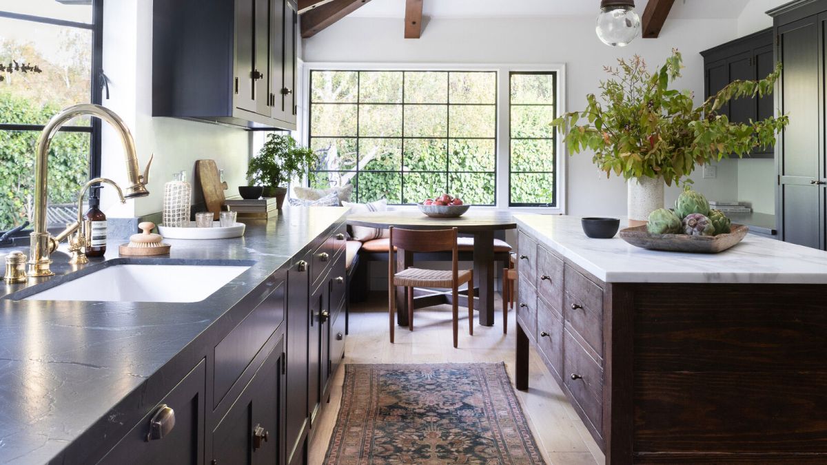 homesandgardens's tweet photo. 15 farmhouse kitchen ideas – introduce modern rustic elements for a laid-back look https://t.co/iSLInKmndj https://t.co/BQyZWgXAB8