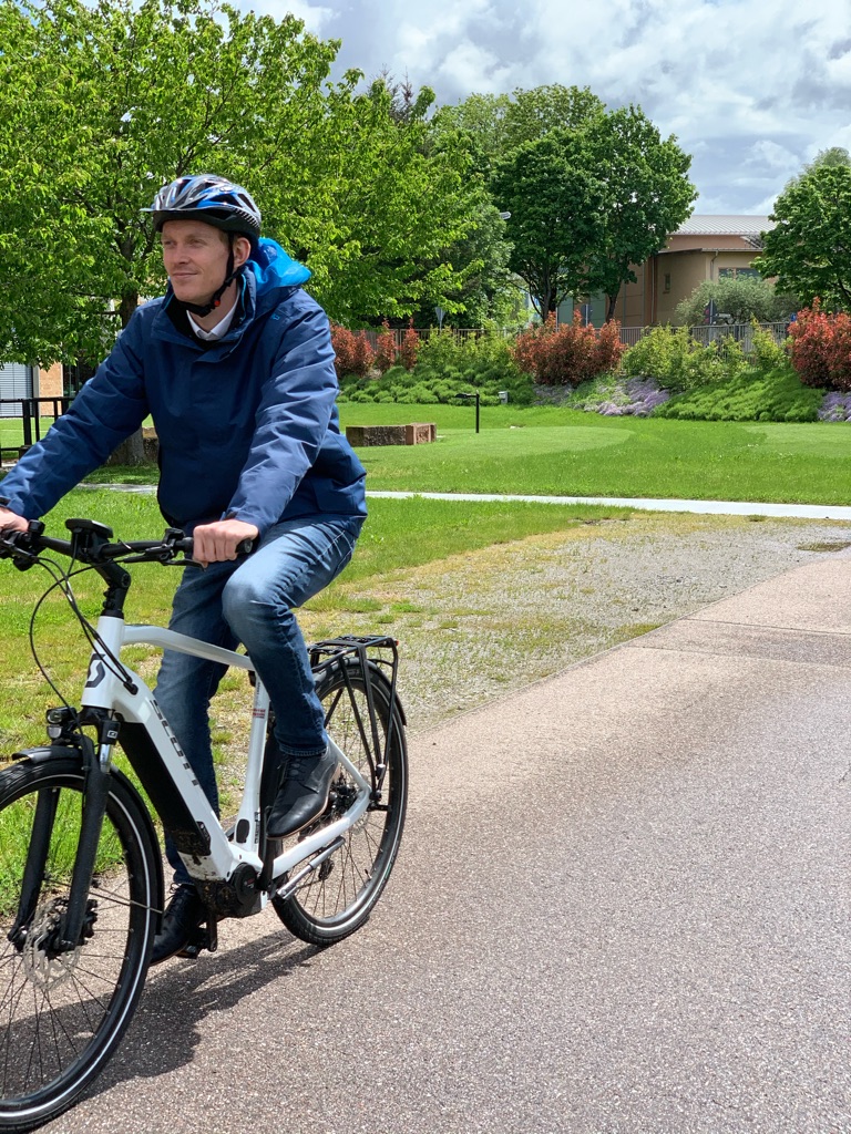 #Umweltfreundlich &amp; sportlich in den Frühling?🌼
Dabei auch noch bares #Geld sparen?💶
Ab auf’s Rad!🚲
Kooperation mit Bikeleasing-Service
Leasing eines nagelneuen Dienstrads mit 100% Berechtigung zur Privatnutzung. 🎉
auf myvelo.de findet sicher jeder sein Traumrad