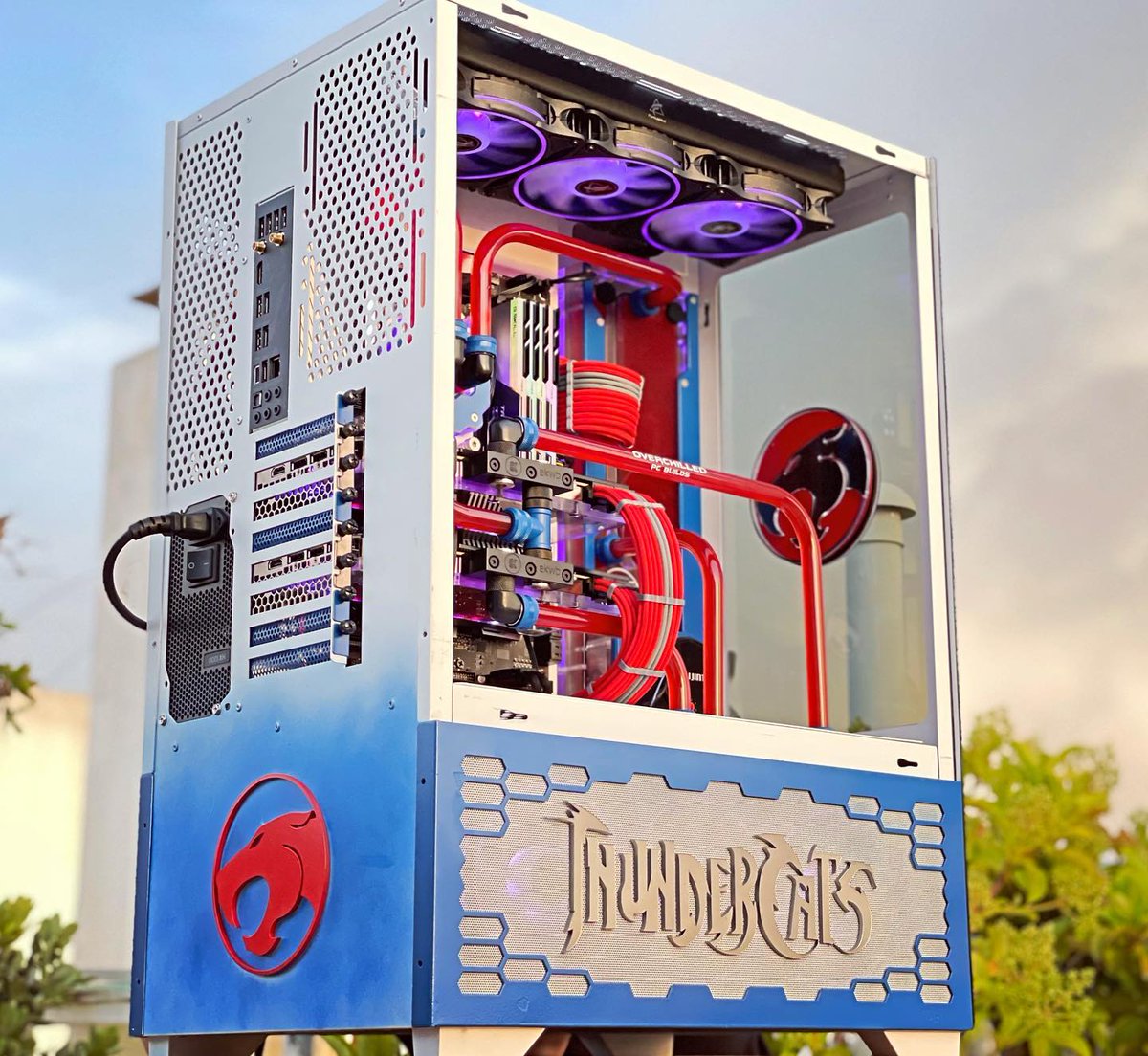 gskillgaming's tweet photo. Who is the fan of "Thundercats" here??? 😽😻
📷 #OverChilled | @AorusOfficial | @EKWaterBlocks | @RaijintekCoLtd
#gskill #tridentzneo #rgbpc #rgblights #setupgamer #pcgame #pcsetup #pcgaming #pc #ddr4 #rgbmemory https://t.co/db4cvacp2p