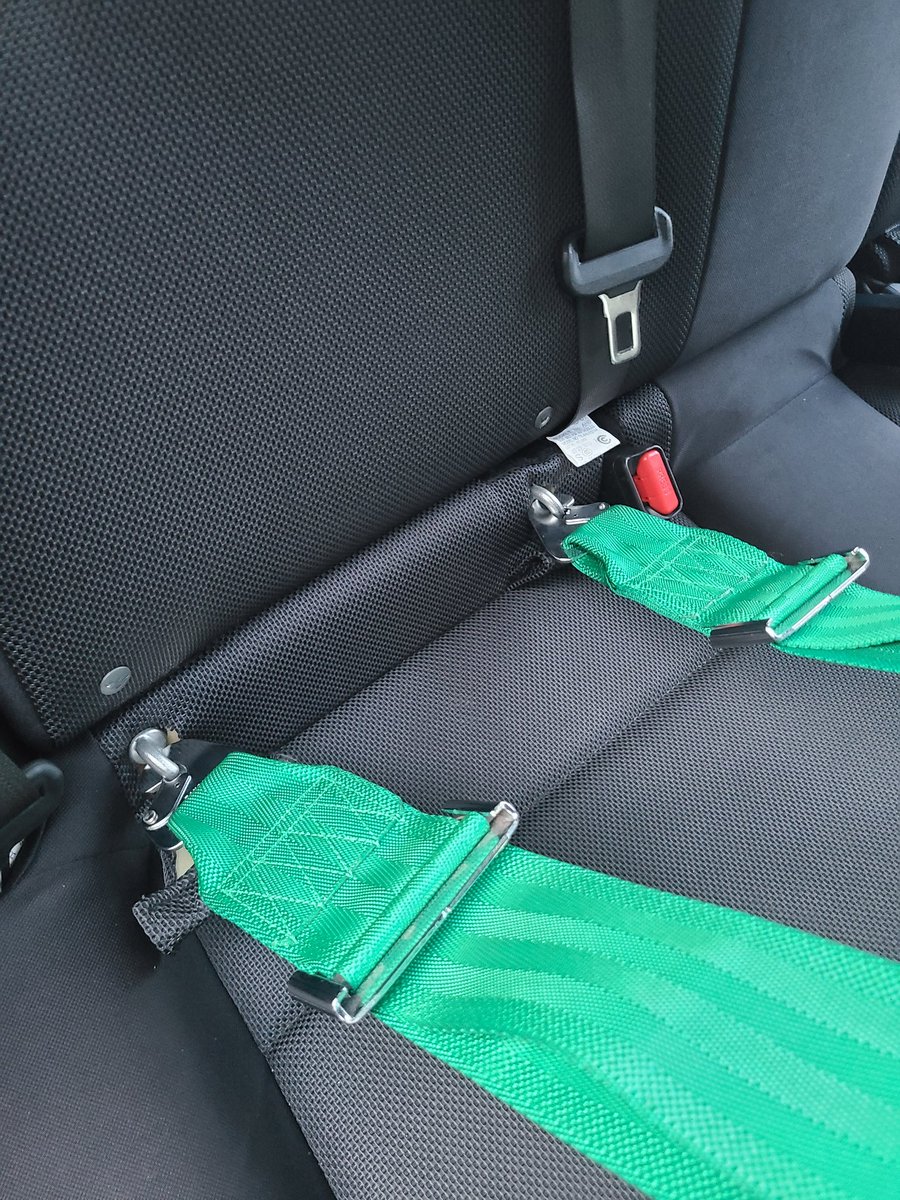 Carproduce Altex Isofixに四点式シートベルトの肩部分のベルトの取り付けれるアダプター商品を作りました 後はそれにアンカーボルトを取り付けするだけ アンカーボルト外せば普段は普通の状態です Altex 四点式シートベルト オリジナルパーツ