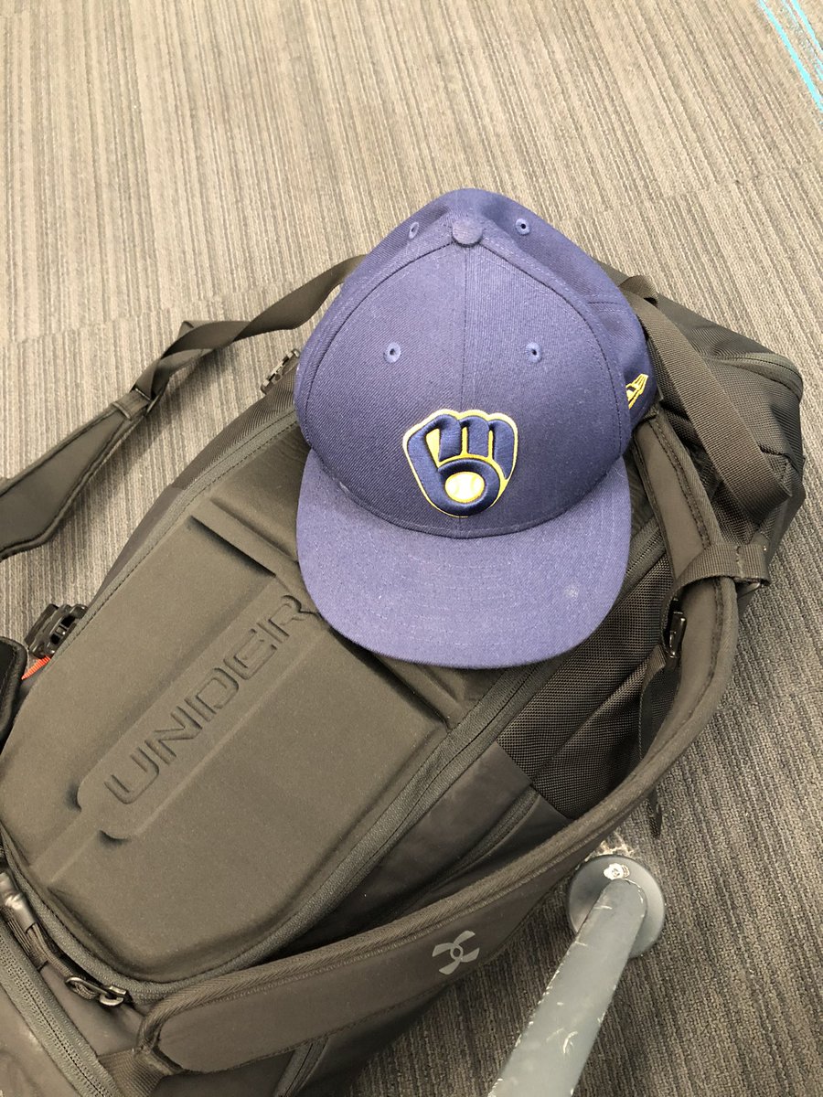 dekker's tweet photo. See ya in 11 hours ✌🏼 https://t.co/jin9kZy2Wj
