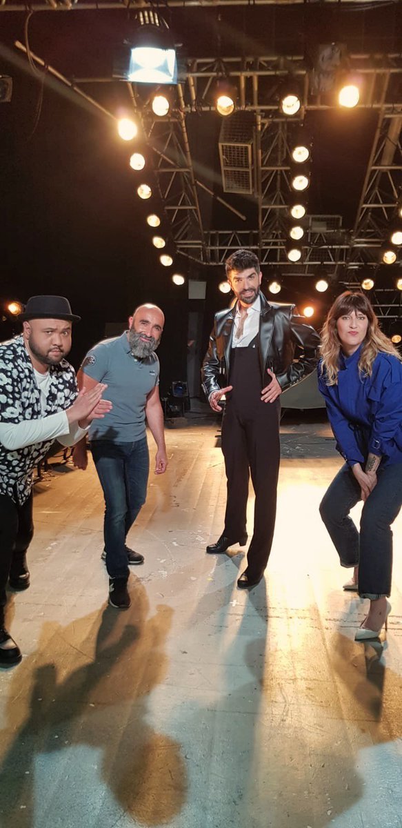 RDV ce soir à 20H !on se retrouve accompagné du grand chanteur #albertogarcia sur @France4tv 📺 dans <a href="/ftvculturebox/">francetv culturebox</a> et son équipe de rêves <a href="/RaphalYem/">Raphäl Yem</a> et <a href="/DaphneBurki/">Daphné Burki</a> 
#danseparis #culturebox #rubenmolina #flamencodancer #flamencoparis #francetv #danseurs  #culturebox #2021