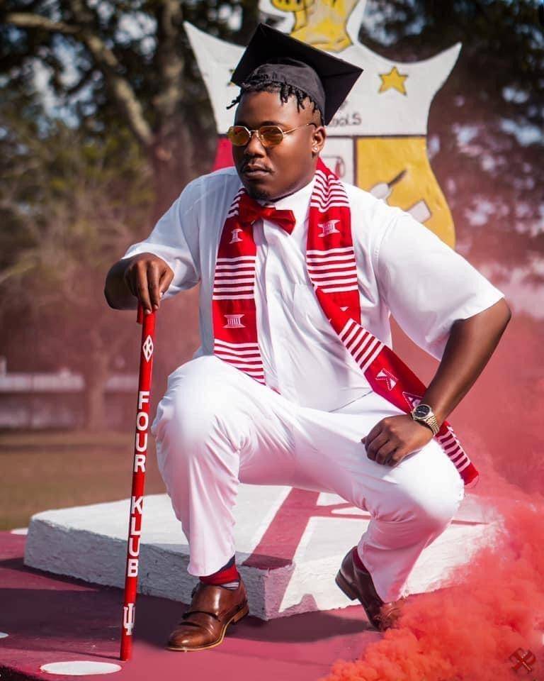 sep_kapsi1911's tweet image. Congratulations to Brother Devaunte Mckee (Epsilon Omega) on graduating Cum Laude from Voorhees College with BS in Biology minor in Chemistry. He plans on furthering his education at Moorehouse by obtaining his Masters in Public Health
@playboii_vonnie
#kapsi1911 #kappagraduation