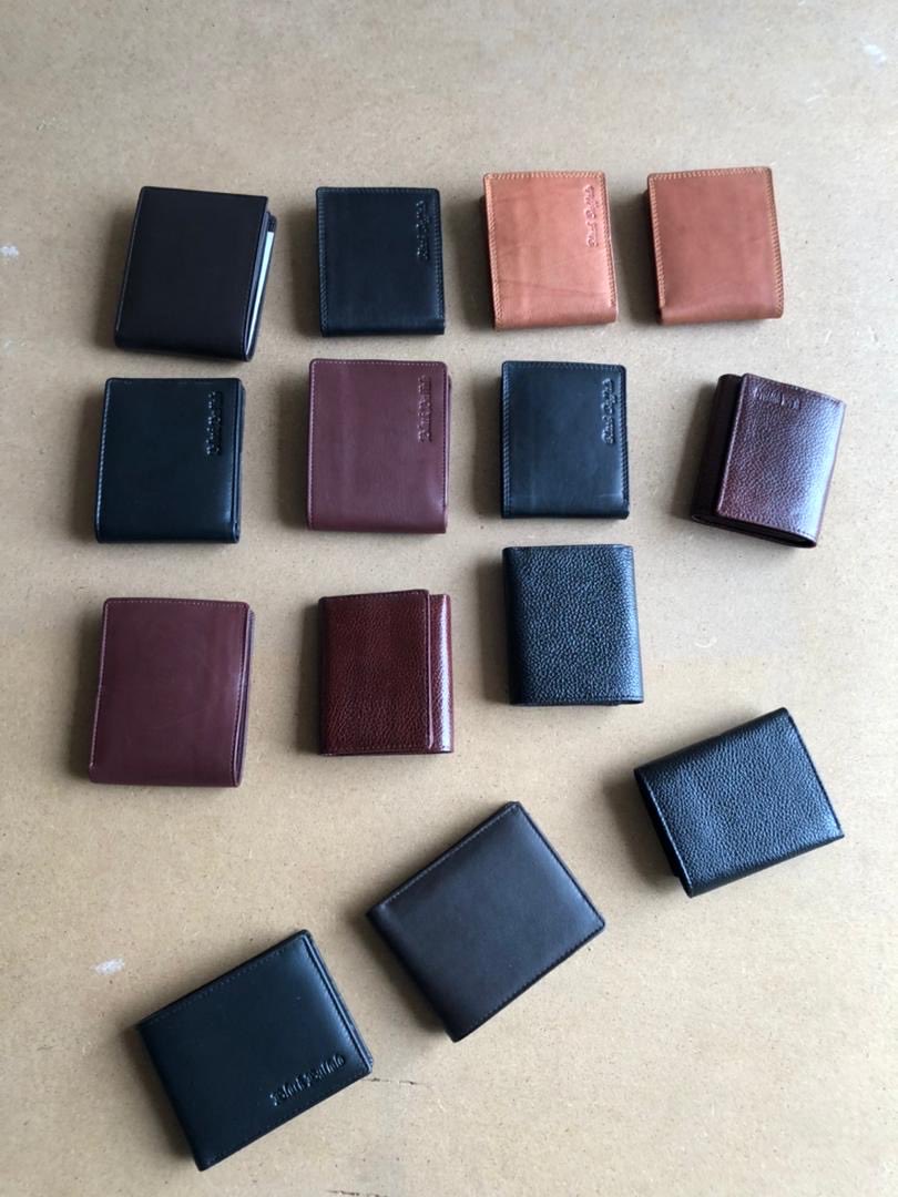 Josefly6's tweet photo. 45,000/=#Pureleather
0743358035
#SlimWallets
#twittergulio #nipedili
#Newarrivals
🔥🔥🔥🔥🩸🩸 https://t.co/Bwn1xK84fd