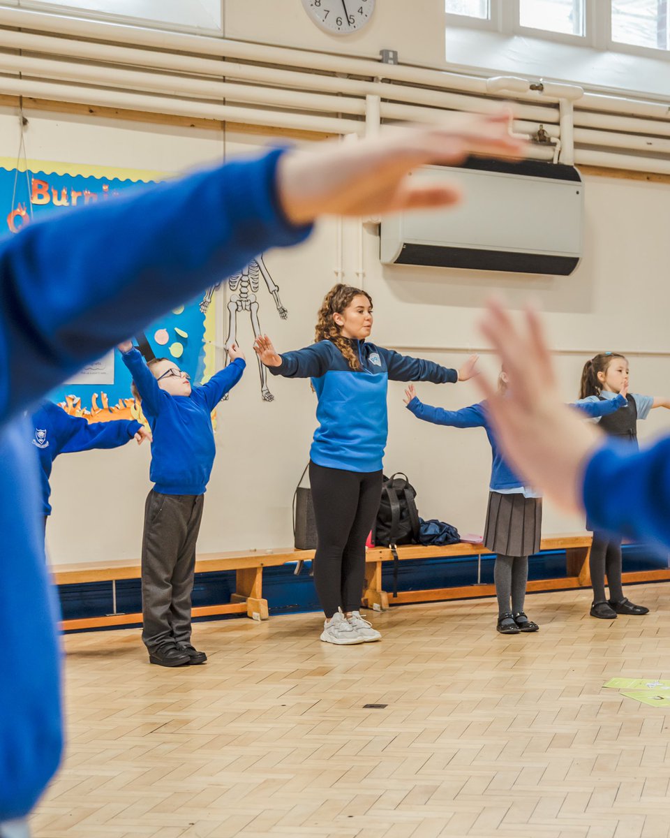 Zoe_ProSport's tweet photo. Looking after our mindfulness and physical well-being is so important ✨

That’s why at @prosportcoachin we are so proud to deliver @minimeyoga sessions in schools. Bright and visual lesson for children working on our breathing, strength and meditation 🧘‍♀️ 
#Meditation #calmness https://t.co/srbcfaHUDt