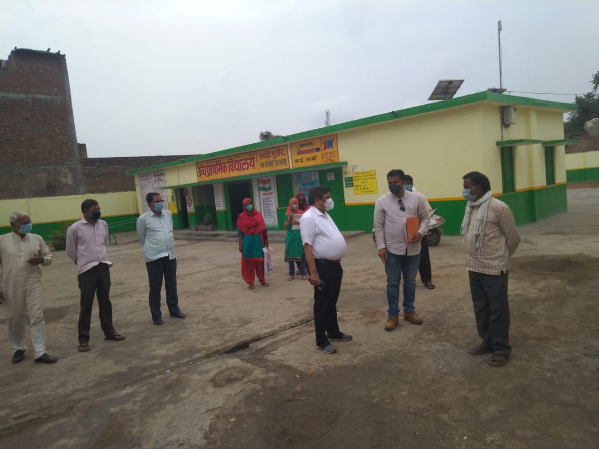 DdSaharanpur's tweet photo. दिनाँक 19 मई 2021 को उपनिदेशक(पंचायत) द्वारा जनपद सहारनपुर के विकास खण्ड बलियाखेड़ी की ग्राम पंचायत रूपडी गुर्जर, कपूरपुर और ईगरी में विशेष सफ़ाई अभियान का निरीक्षण किया गया तथा मेडिकल टीम के आने व मेडिकल किट वितरण की जानकारी निगरानी समिति से ली गयी ।
@Bhupendraupbjp @CMOfficeUP https://t.co/cgNYe0Y37N