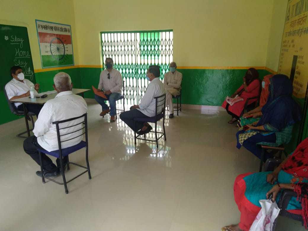DdSaharanpur's tweet photo. दिनाँक 19 मई 2021 को उपनिदेशक(पंचायत) द्वारा जनपद सहारनपुर के विकास खण्ड बलियाखेड़ी की ग्राम पंचायत रूपडी गुर्जर, कपूरपुर और ईगरी में विशेष सफ़ाई अभियान का निरीक्षण किया गया तथा मेडिकल टीम के आने व मेडिकल किट वितरण की जानकारी निगरानी समिति से ली गयी ।
@Bhupendraupbjp @CMOfficeUP https://t.co/cgNYe0Y37N