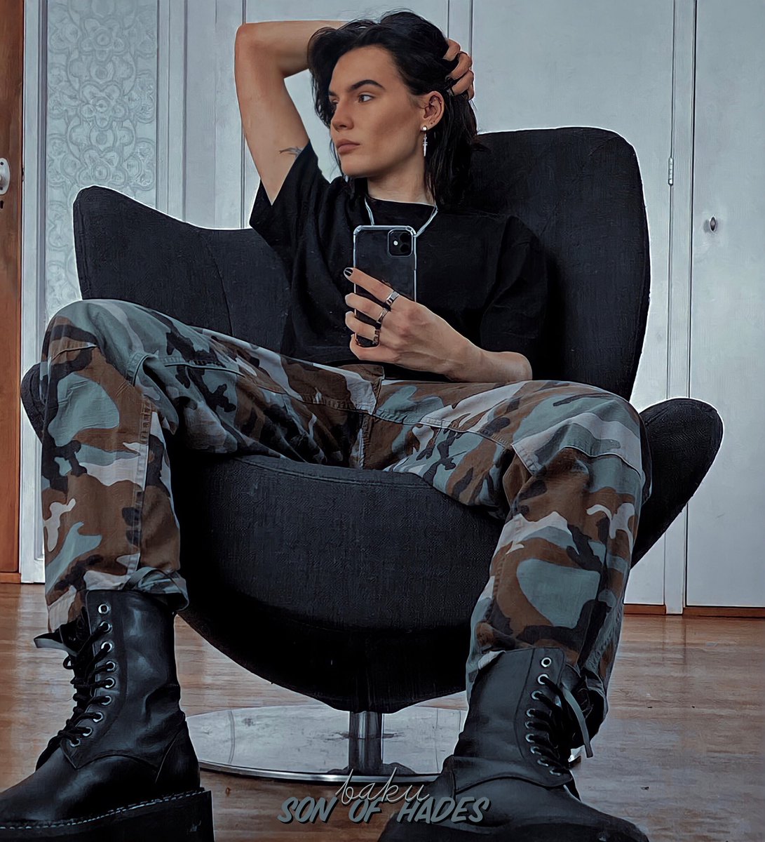 tossikogds's tweet photo. ❝ i think i'm going through denial, it's been a while, but it's clear when it hits me; i think i might have gone insane, i rot my brain, getting high on our history. https://t.co/OvmdvIYNmh