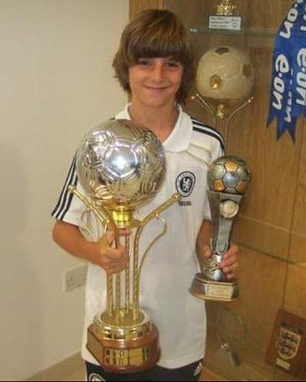 ChelseaFC's tweet photo. How it started ... How it's going. 

@masonmount_10 😁 https://t.co/5cv2JckNt6
