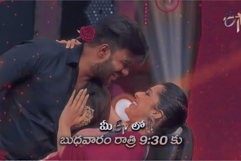 RashmiAddict's tweet photo. They r forever 🙈 the way he tap her finger on his heart ❤

#HBDSudigaliSudheer #sudigalisudheer @sudheeranand https://t.co/jQyqM0lrMv