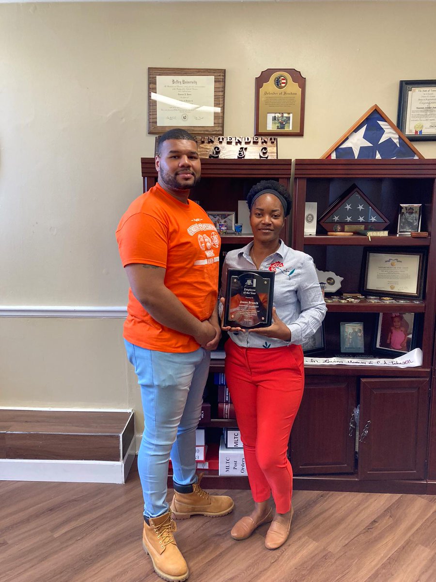 DonnaTurner1441's tweet photo. Please join me in congratulating OIC Institutional Investigator JoAnn Branch at Mark Lutrell Rehabilitate Complex (MLTC) for being selected as Employee of the Year at MLTC by Superintendent Tarean James. Great job Joann! #tntdoc1 @TNTDOC1 https://t.co/KbKaApiRQp