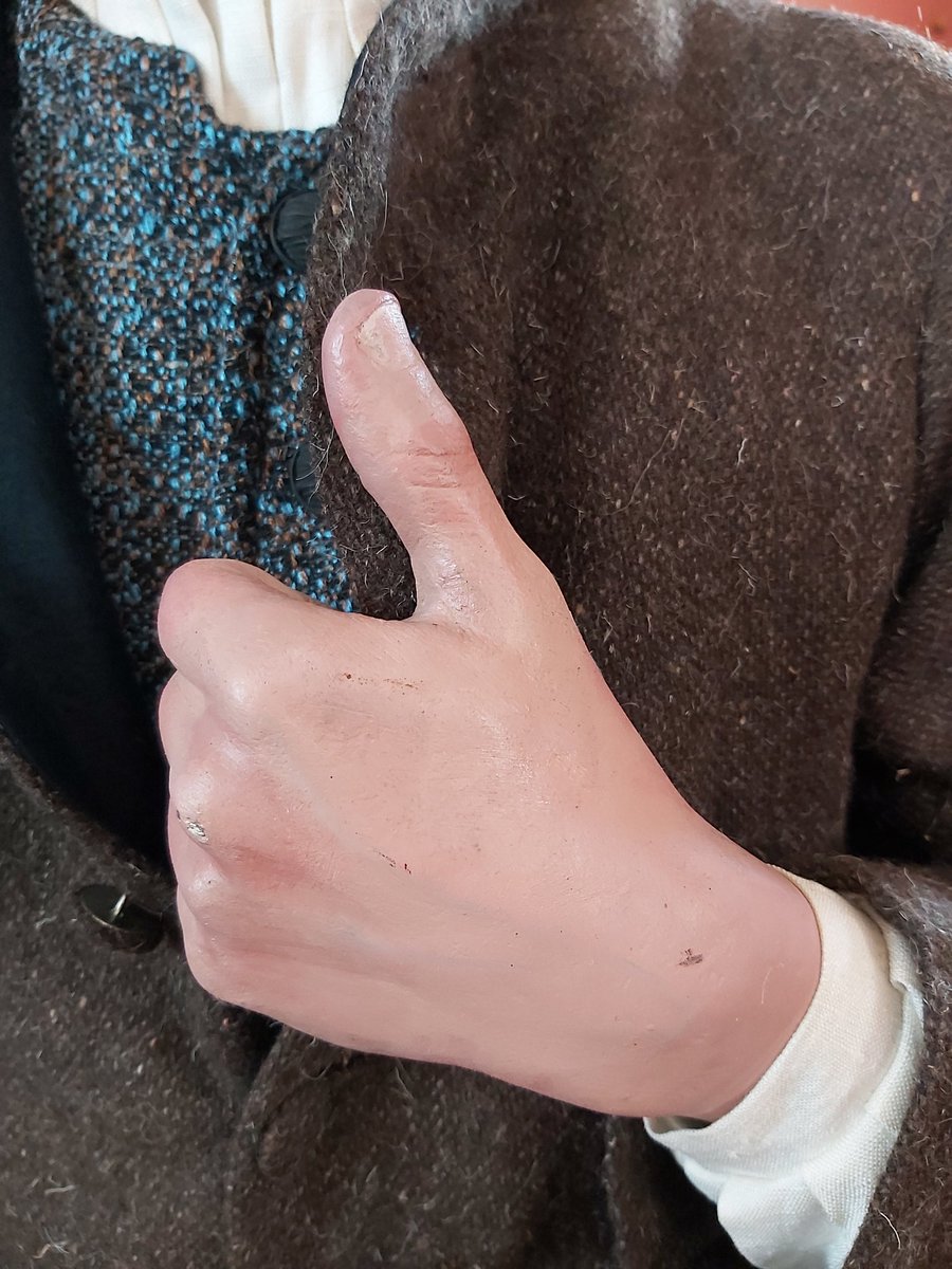 veewalkerwrites's tweet photo. @chiddickstree A vivid peacock blue waistcoat underneath a dull brown coat! Currently refurbing the figures at #CromartyCourthouse. This one represents Jamesie Banks/Cuthbert MacKenzie, real people from C18th trials as recorded in the Kirk Session and other records @HLHArchives @NatRecordsScot https://t.co/dLmoSSTVms
