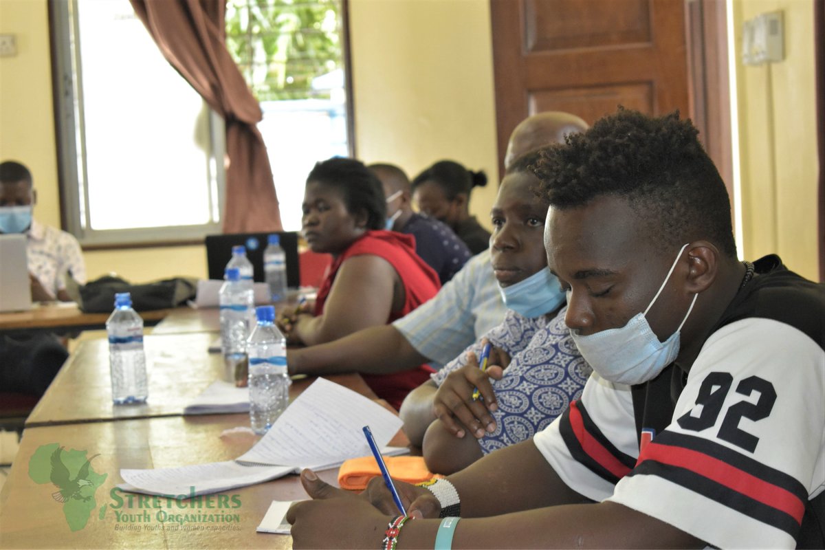 StretchersYouth's tweet photo. #SEYODE #SYOatTEN
#HRDs do not usually work alone or in isolation, but in groups, in association with others, in social movements, building collective networks, and supporting each other. This strengthens collective capacities to deal with the risks faced by HRDs. #HumanRights https://t.co/8gGEweFS2H