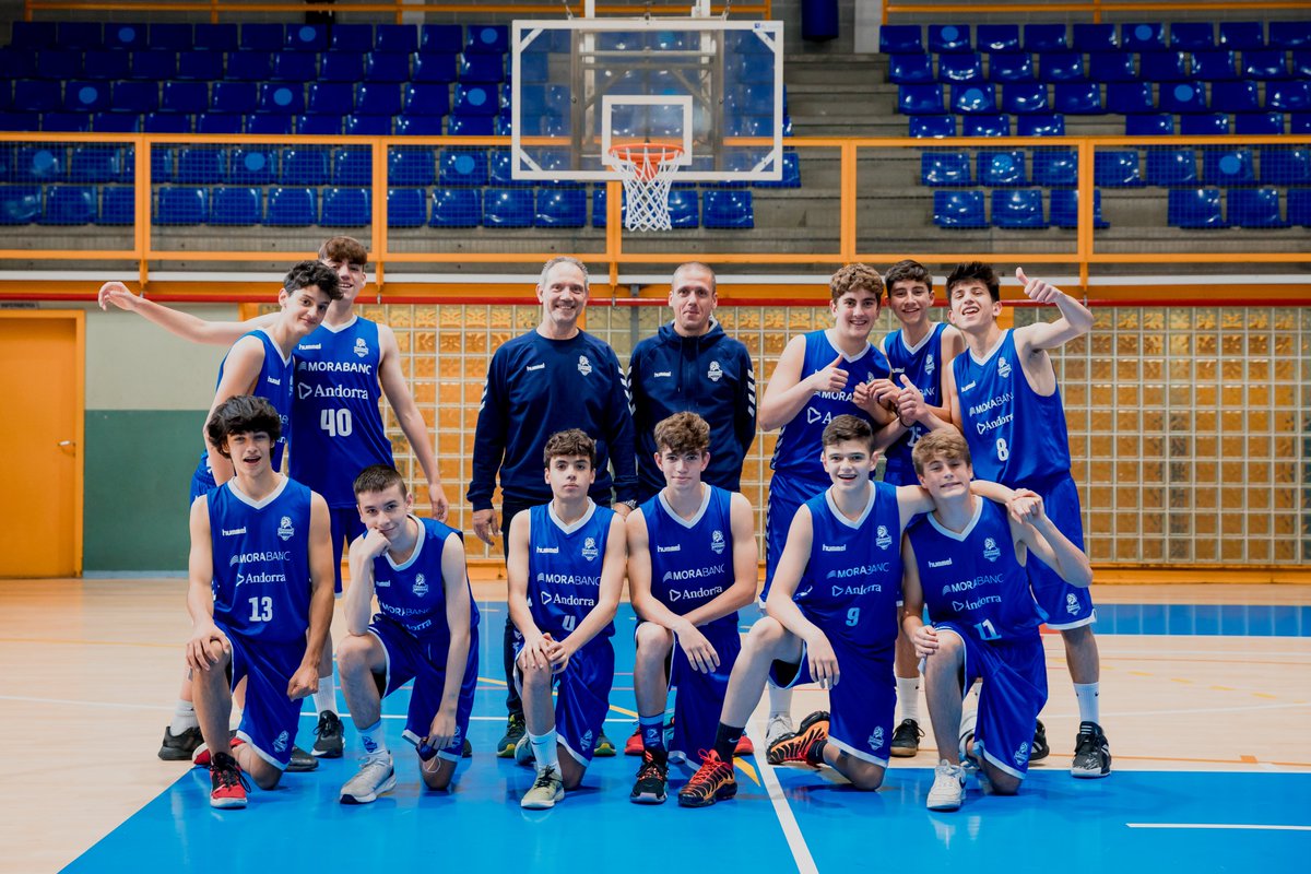 morabancandorra's tweet photo. 🏀👆
Cadet groc.
#SomUnPais #MaiSol #MaiPor https://t.co/juIh4b8Xxc