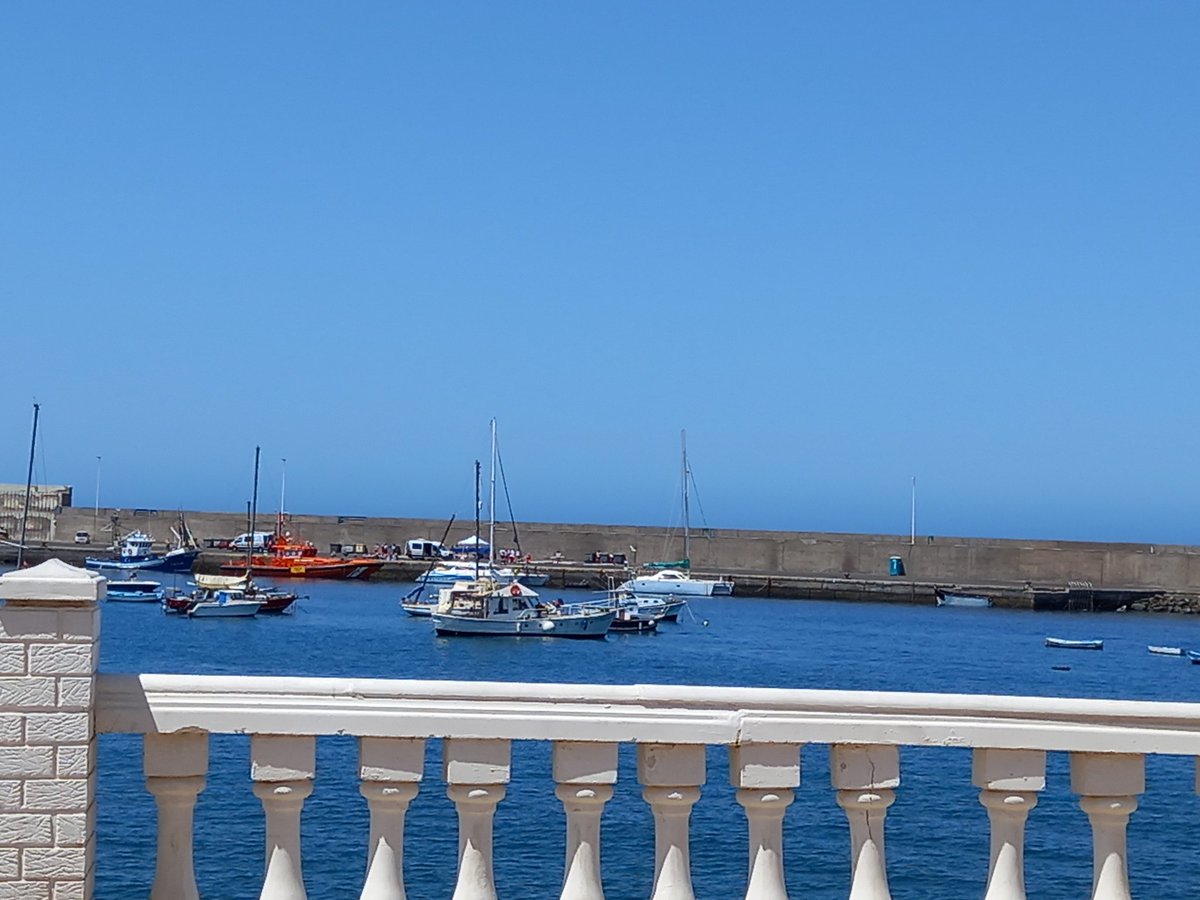 de_vecinal's tweet image. Querido @sanchezcastejon . A la isla de Gran Canaria y al puerto de #arguineguin no han parado de venir. Para que también lo incluya en su agenda