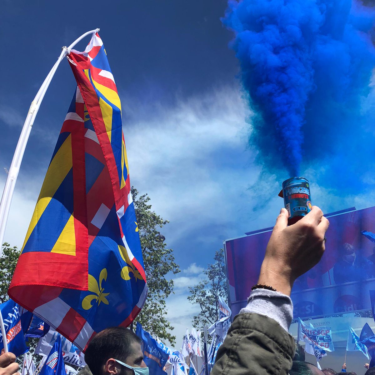 BFCalliancepn's tweet photo. #police
Payer pour servir pas pour mourir. Merci à tous pour votre mobilisation. https://t.co/Y4QtO2JtLL