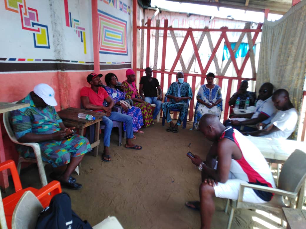 Indigo_CI's tweet photo. Le cadre de collaboration du projet #IEDDH de #Yopougon a mené des échanges, samedi dernier, avec des victimes de guerre des sous-quartiers #Yaossehi et #Doukouré.
Les discussions ont porté sur la nécessité de vivre en #harmonie et d'aspirer à une #paix https://t.co/vlp3vL1CHw https://t.co/0vKXPSyhMh