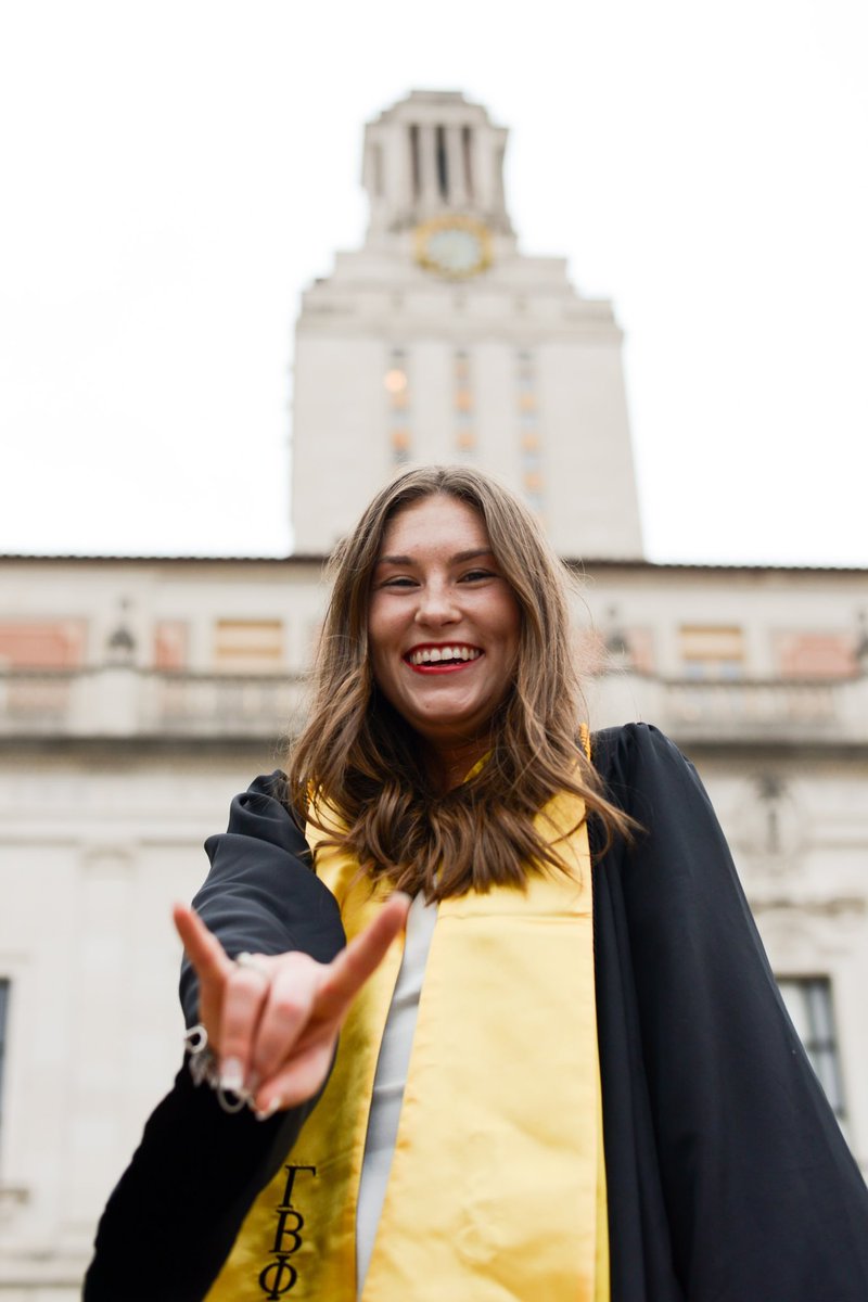 lexialou11's tweet image. I am first!🤘🏻 #UTFirstGenGrad #FirstGenLonghorns