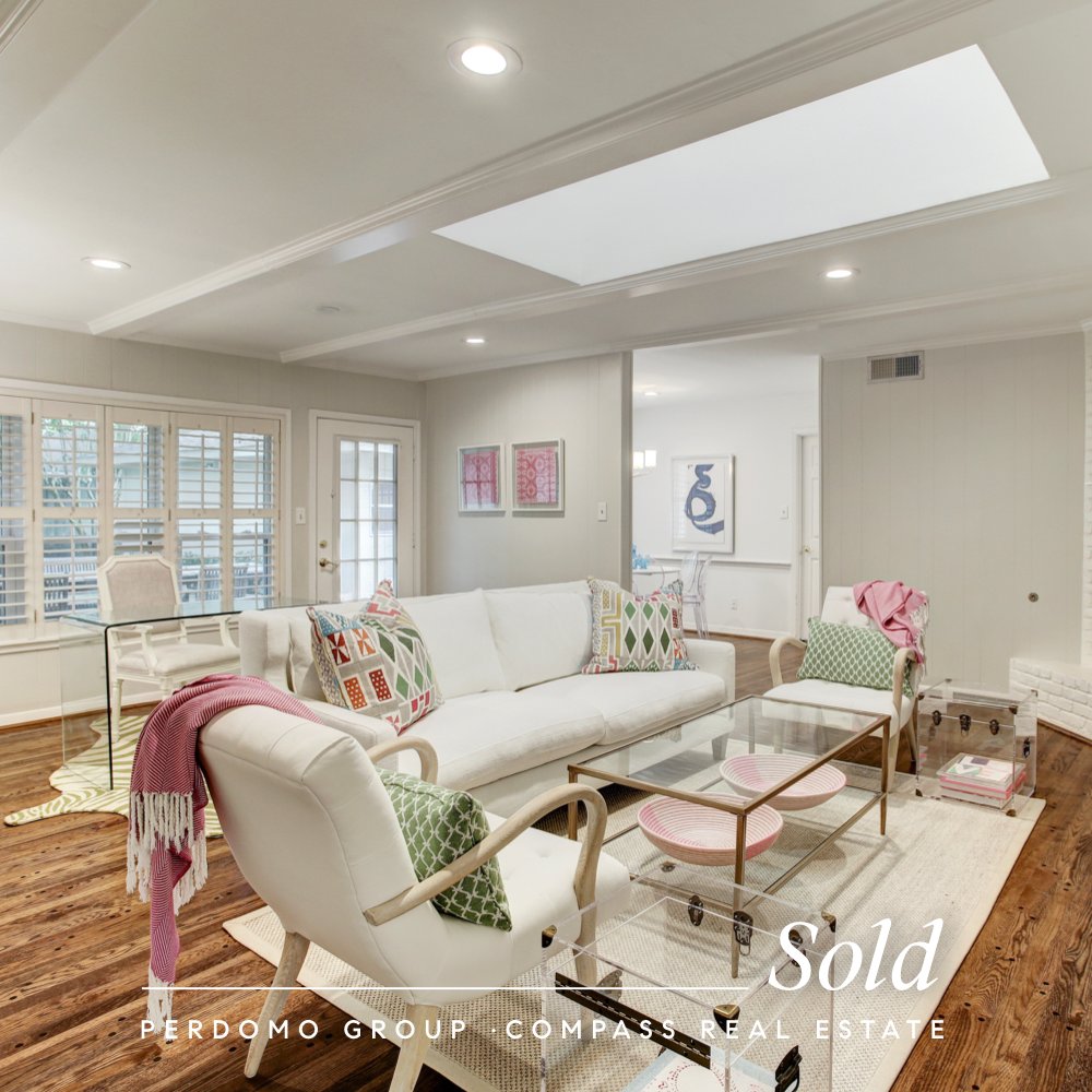 perdomo_compass's tweet photo. Just Sold in Briargrove Park!
10007 Ella Lee Lane

Listed by: Annie Hewitt
annie.hewitt@compass.com / 713.725.7875
https://t.co/fH7UoFonqg https://t.co/uq3YqBXxKh
