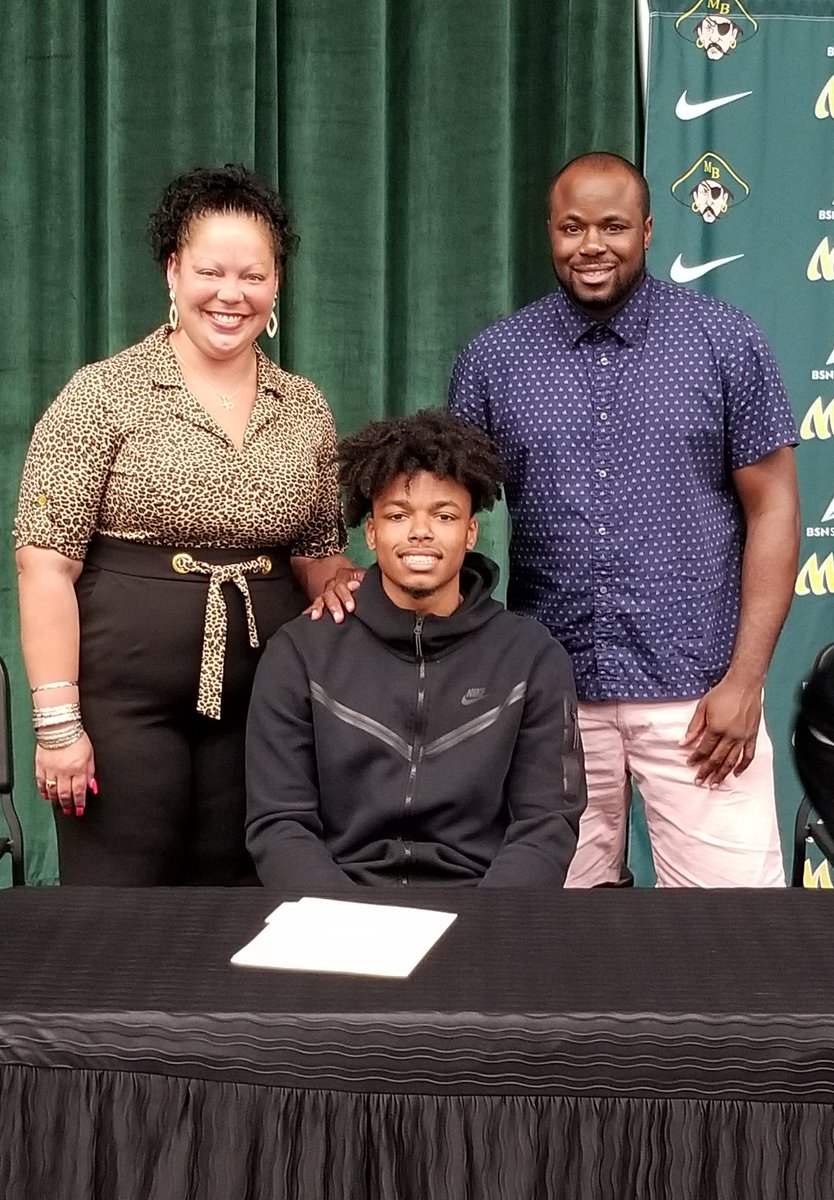 MBHSbasketball's tweet photo. Signing Day! Congrats @HickmanAyden and family. Can't wait to see what you do at @Saints_Hoops ๐
We'll be watching.
#mbhsbasketball #onceaseahawk
๐๐ https://t.co/nngike8Nda