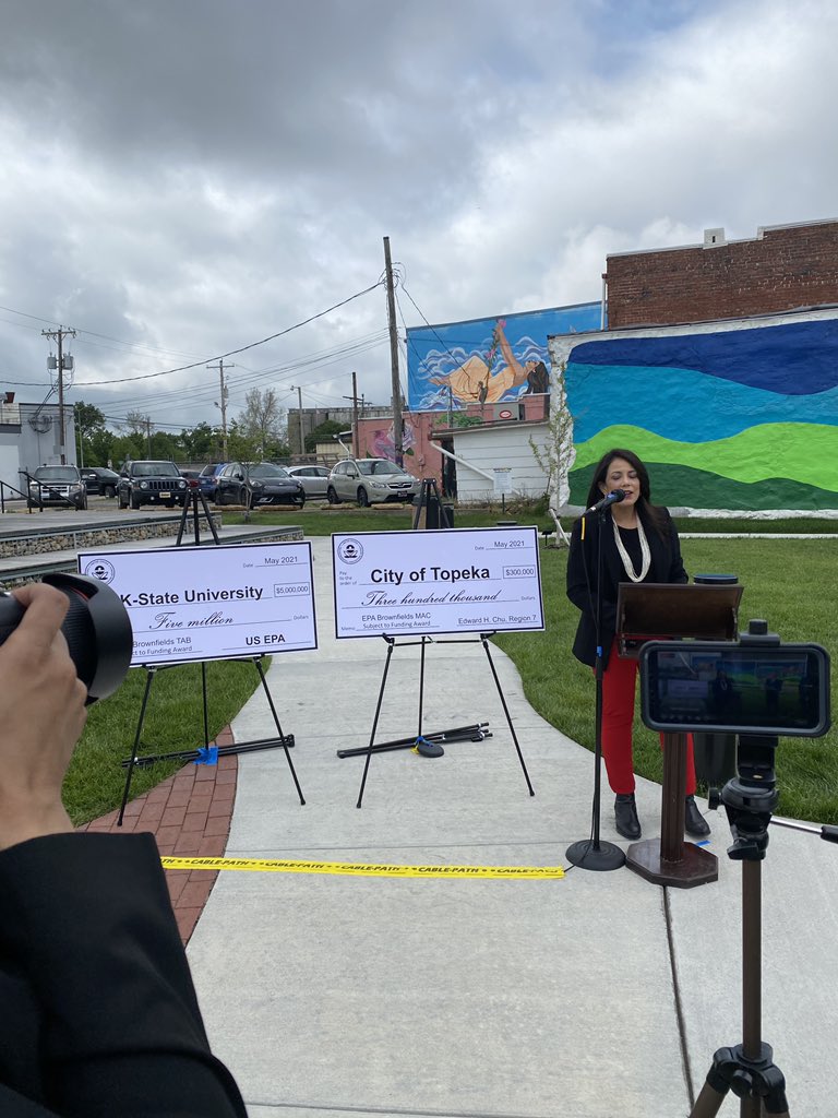 PSI_WU_TECH's tweet image. Today we had a press conference for the EPA Brownfields MAC grant funding award! EPA&apos;s Brownfields Program provides grants and technical assistance to communities, states, tribes and others to assess safely clean up and sustainably reuse contaminated properties.