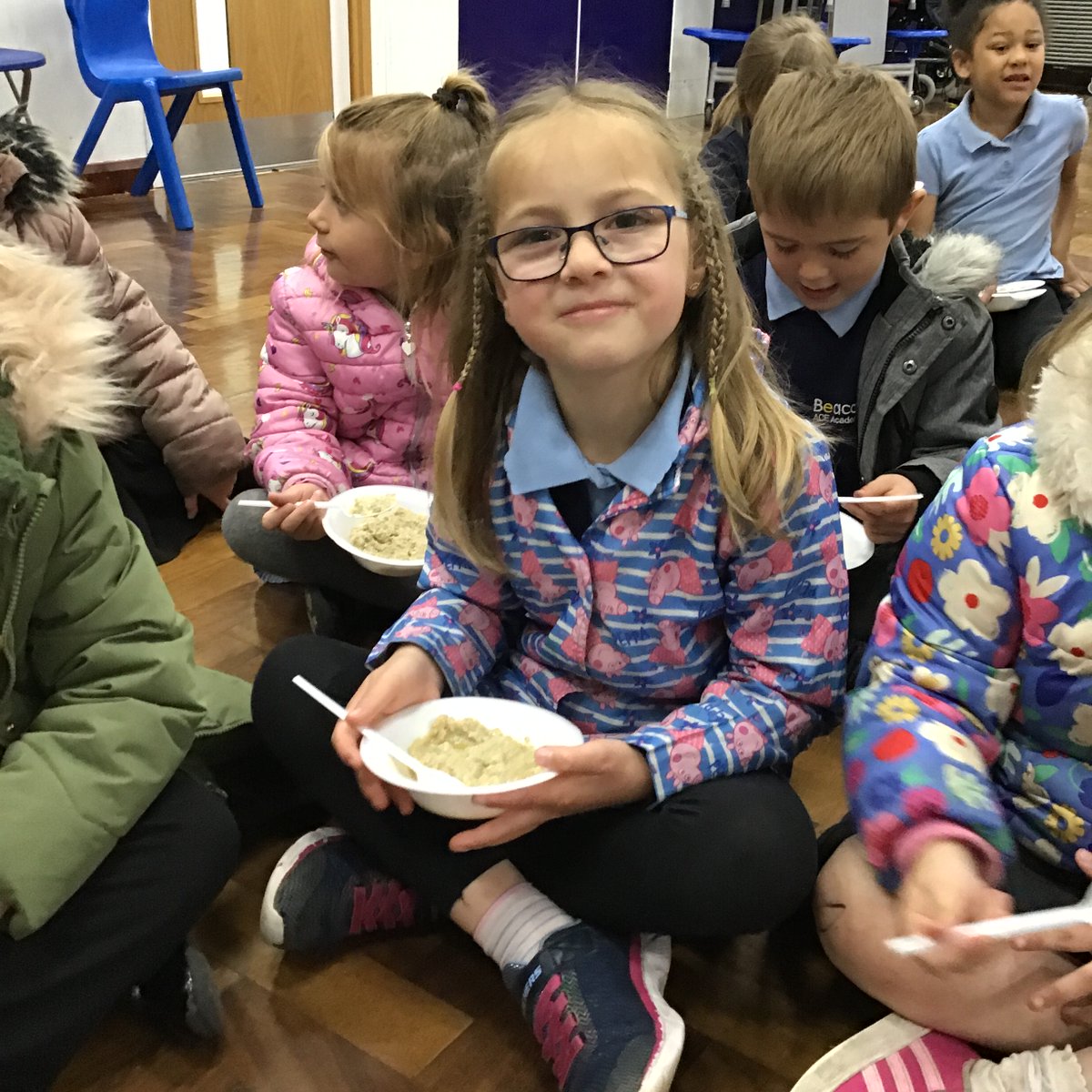BeaconAceAcad's tweet photo. ***YEAR 1*** Year 1 tried some delicious, hot porridge as their hook for their new Talk 4 Writing text 'The Magic Porridge Pot'. Yummy! @PieCorbett @Talk4Writing #themagicporridgepot #talk4writing @KLacademytrust https://t.co/hnMYeF7ELe
