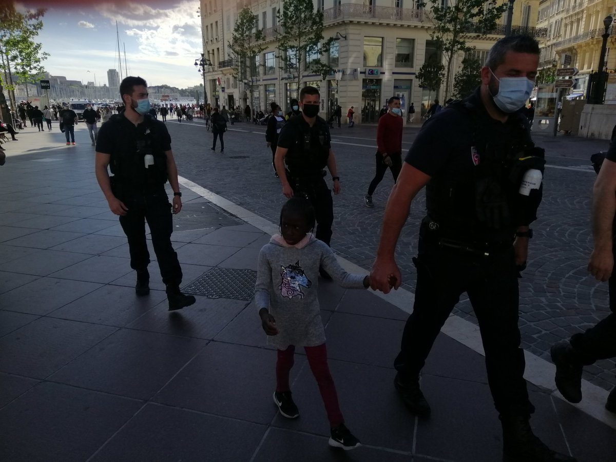 Police nationale 13 tweet media