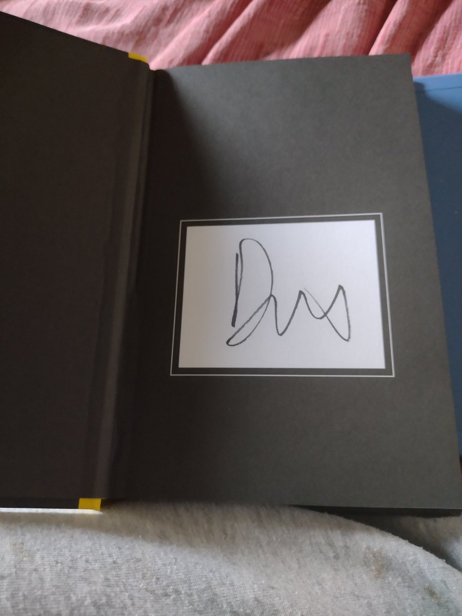 TezzaDevon's tweet image. Guess what came 🥳, so excited to read it. 🥰 also nice signing Dan 😁.