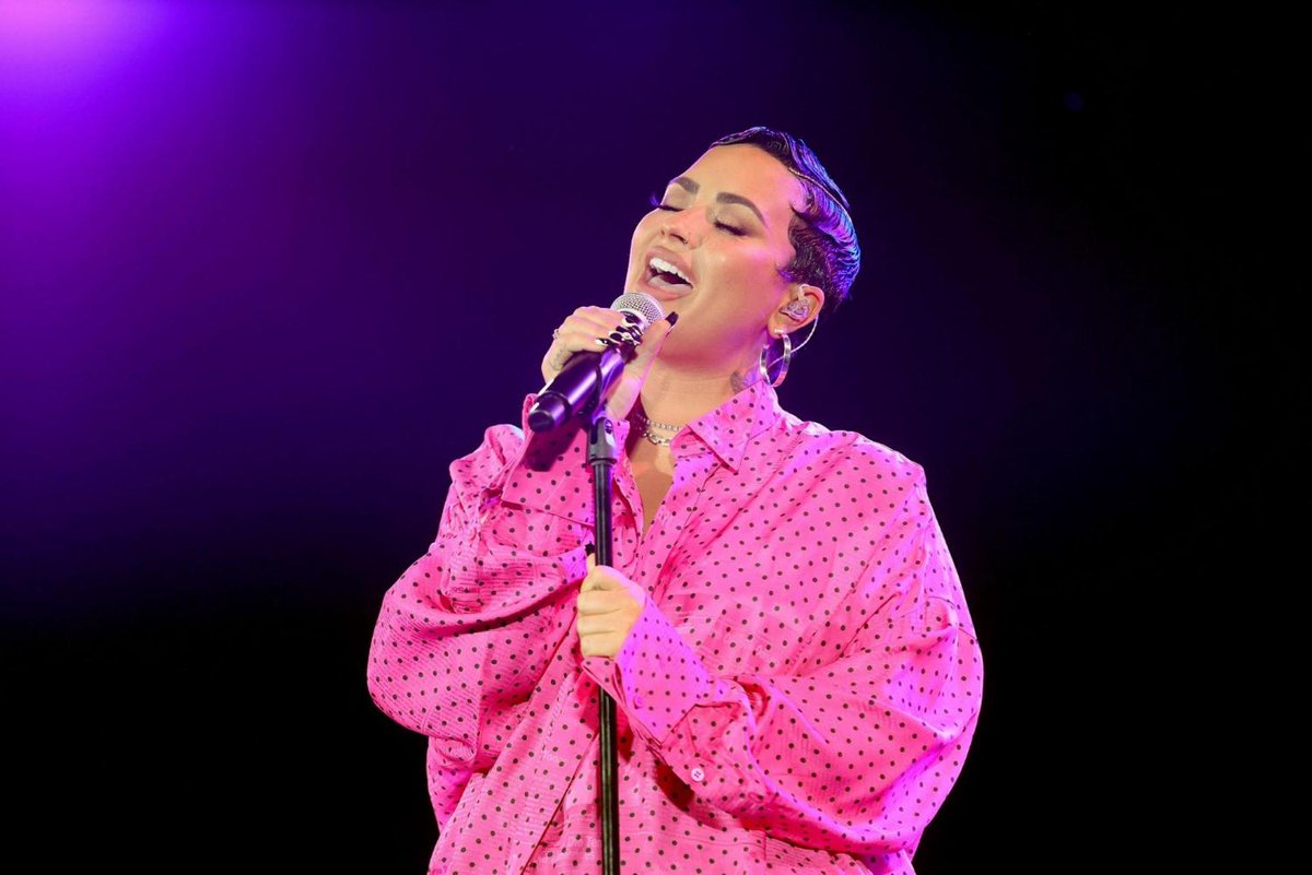 'KEEP LIVING IN YOUR TRUTHS' Pop star Demi Lovato identifies as non binary