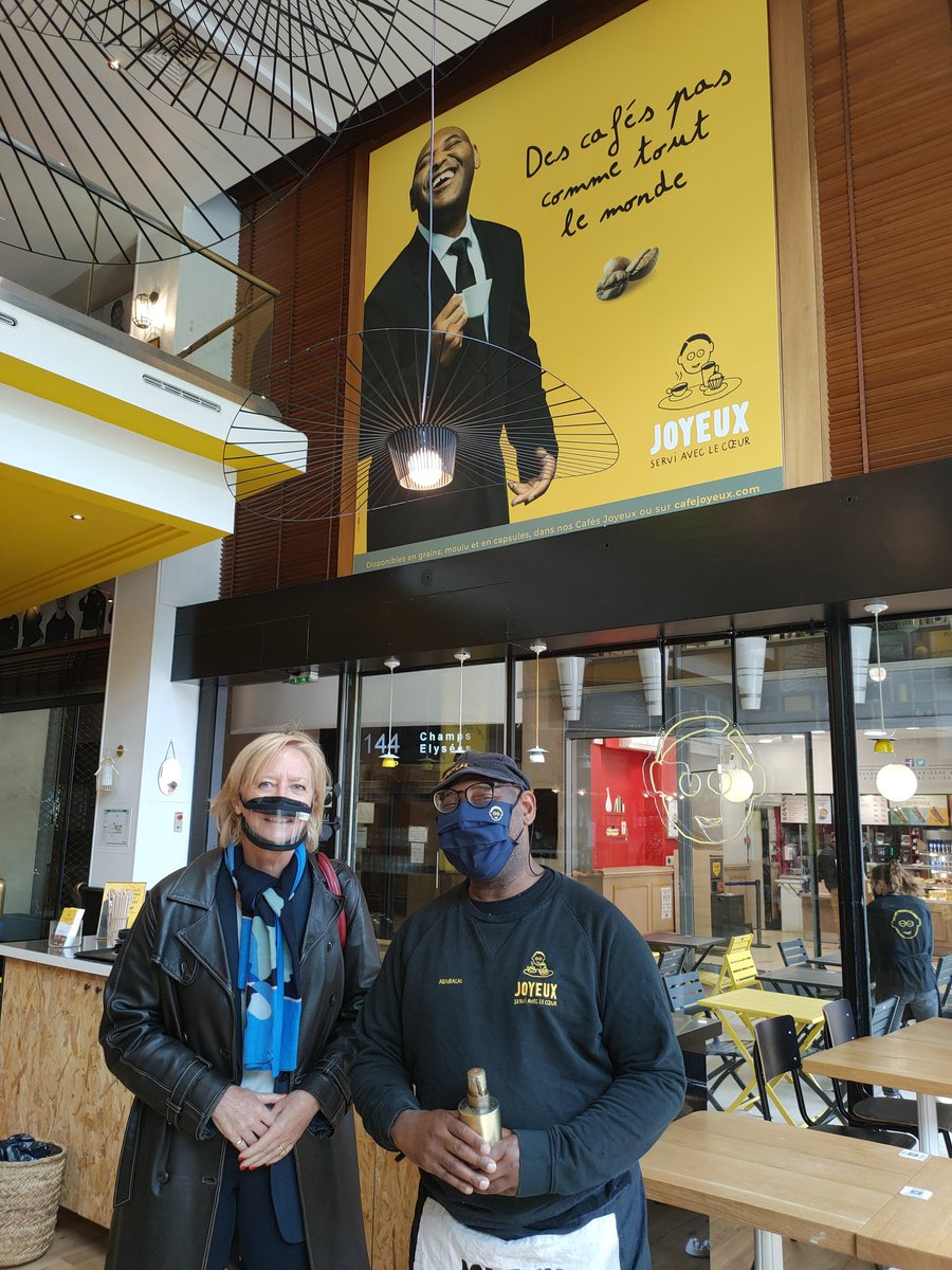 🇫🇷 #tousenterrasse 
Au <a href="/cafejoyeux/">Café Joyeux</a> à midi pour la réouverture des terrasses!
Quel plaisir de pouvoir retrouver nos #restaurants, nos théâtre et cinémas, nos musées et notre art de vie à la française dès aujourd'hui pour #NousRetrouver !
Soutenons nos commerces et notre culture !