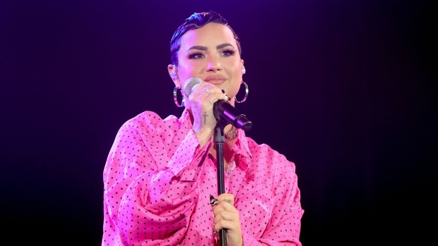CTVNews's tweet photo. Demi Lovato says they are non-binary and changing their pronouns https://t.co/srhGh5VFYz https://t.co/cHmNbAvrL7