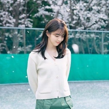 Soheeihane's tweet photo. Every gentle rush of breeze touched my skin, it reminded me of how beautiful Spring was. I saw the flowers bloomed, so did my love. Spring was the season of love. https://t.co/Pbm6IkUxgO