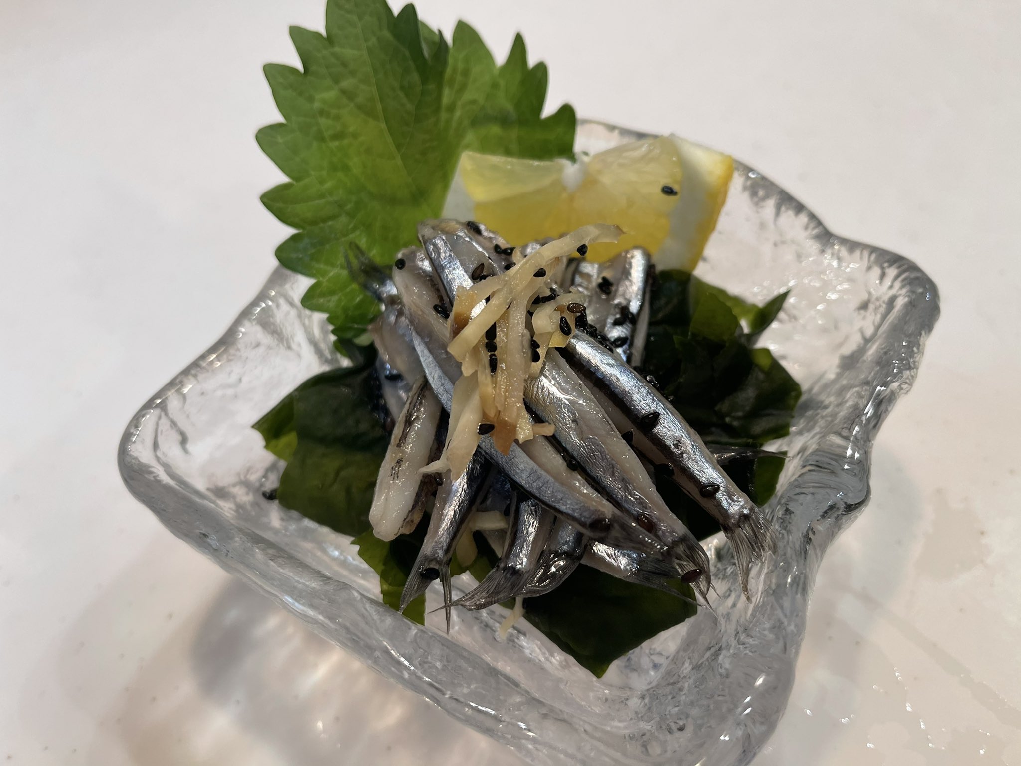 おじとら 今日のアテ完成 そら豆焼いてみました ホクホク 牛深産キビナゴの酢の物 これは超優勝 買占め決定 T Co Zizlofllr8 Twitter