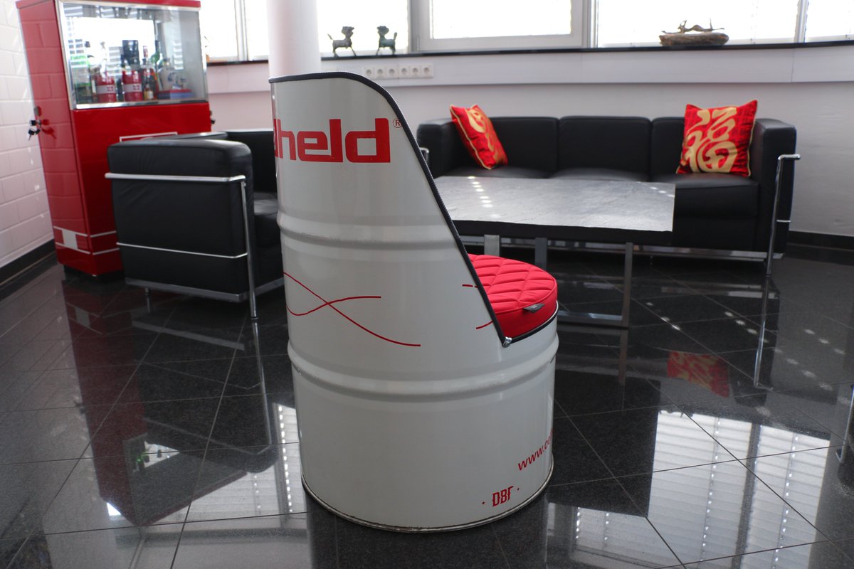 Eine von vielen Möglichkeiten, ein gebrauchtes oelheld-Fass wieder zu verwenden!

Haben Sie noch weitere Ideen?

#recycle #fass #umwelt #stuhl #design #oelheld #upcycling