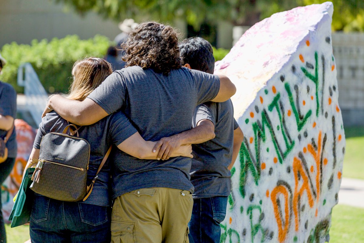 FutureComets's tweet image. Parents, did you know there are many things you can do to help your child as they begin their transition into the university? Check out this webpage full of parent info:  tinyurl.com/4uhunp64  #FutureComet #Transfer2UTD