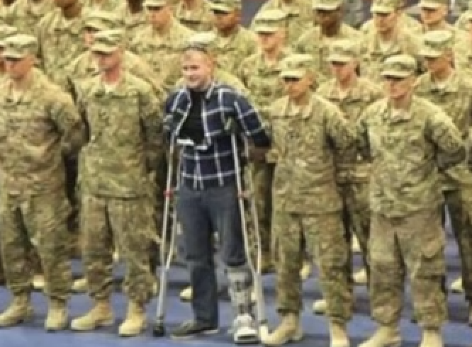 steppingstrong1's tweet photo. Today, on #traumasurvivorsday, we at the #SteppingStrong Center pause to celebrate the countless #Military and civilian #trauma survivors at @BrighamWomens and beyond.
Here is Dr. Matt Carty and some of our unstoppable #EwingAmputation patients. πππ
#TurningTragedyIntoHope https://t.co/KDSr0WIUEw