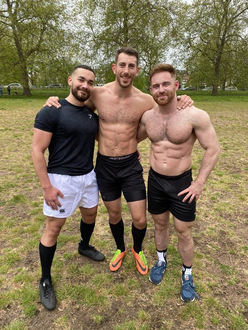 Rugby with beautiful people. 😘🏈🤗 Don&rsquo;t you think @johnthomasxxx looks particularly hot here? 🥵💪🏈😘  @xxx_men_pt
