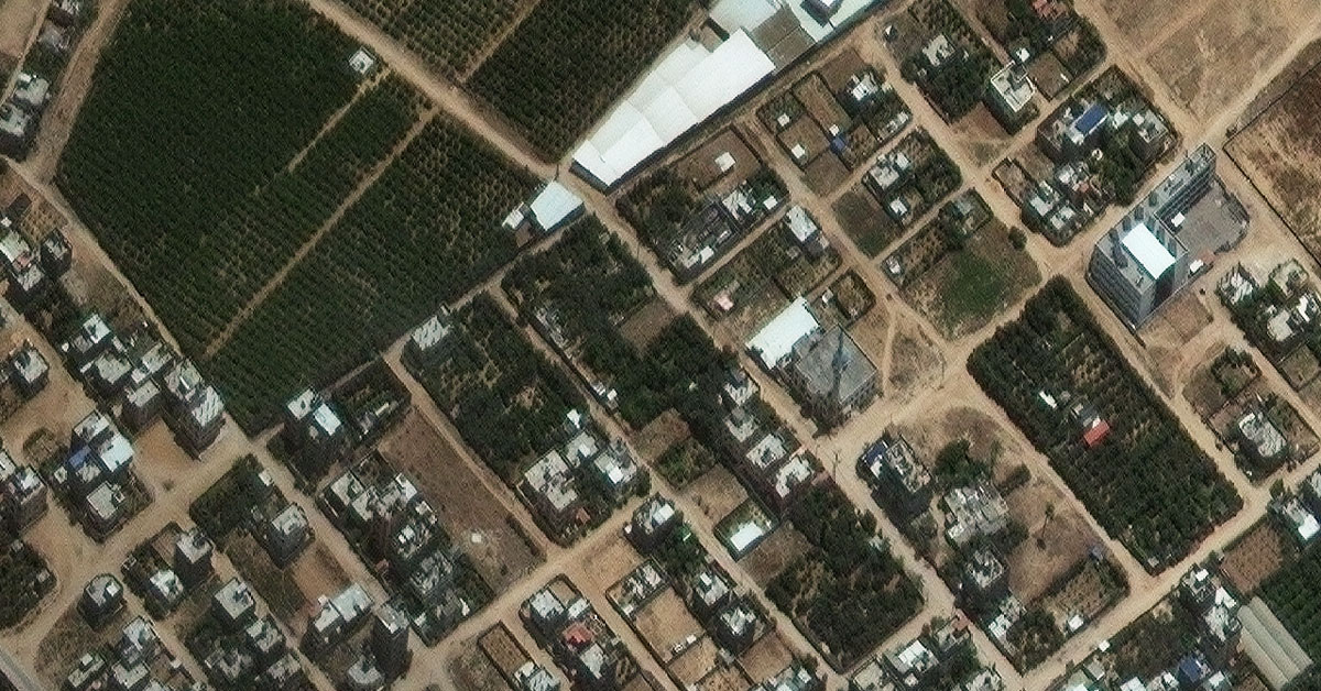 EUSPACEIMAGING's tweet photo. #VHR satellite imagery over #israelgazaconflict captured on 12/5 by @EUSPACEIMAGING and compared with 
@Maxar imagery form 17/5 shows fresh damage.

3/3 #conflictmonitoring #earthobservation #Gaza https://t.co/OUuATDaLuo