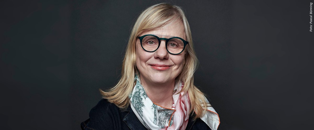 UniCologne's tweet photo. Wir gratulieren herzlich! Professorin Dr. Dr. hc. Barbara Dauner-Lieb von der Rechtswissenschaftlichen Fakultät der #UniKöln ist als neue Präsidentin des nordrhein-westfälischen #Verfassungsgerichtshof|s gewählt worden.➡️https://t.co/ElCnkoveaH #NRW #VerfGHNRW #VerfGH https://t.co/l0H3RFBFrs