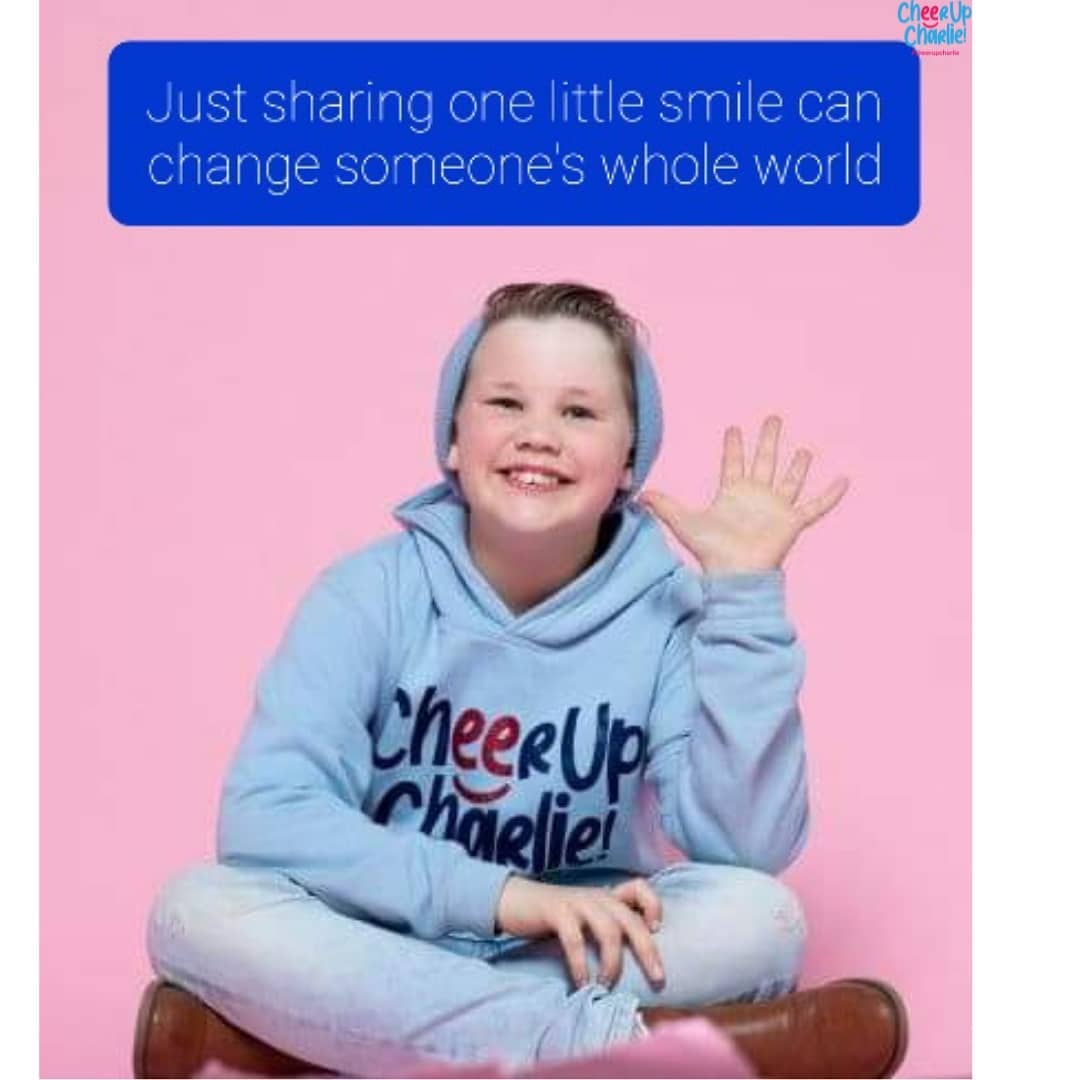 CharlieKristens's tweet photo. Go on just try it! I guarantee if you smile at just one person today they'll smile back. The best way to get the world smiling. Change starts with us! #cheerupcharlie #musicalchairs #childpresenter #antibullying @pndphoto  #smile #changemakers @Allie_Duguid @WhatsOnStage https://t.co/6BOPndI8pS