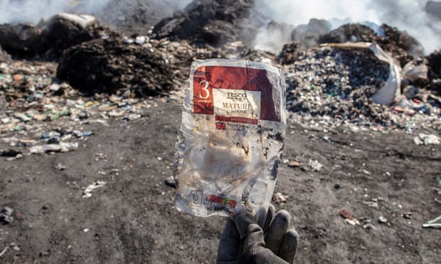 Conservation Guide (@conserveguide) on Twitter photo Passing on Plastic - <a href="/GreenpeaceUK/">Greenpeace UK</a> report shows that 40% of UK's #plastic waste exports are being sent to Turkey only to be illegally dumped and burned. Exports of plastic to #Turkey have increased from 12,000 to 210,000 tonnes since 2016. Passing on Plastic - <a href="/GreenpeaceUK/">Greenpeace UK</a> report shows that 40% of UK's #plastic waste exports are being sent to Turkey only to be illegally dumped and burned. Exports of plastic to #Turkey have increased from 12,000 to 210,000 tonnes since 2016.
